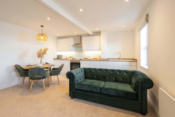 Apartment 5, King's Court, Scarborough - Host & Stay