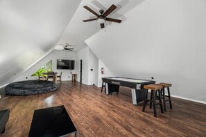 Spielezimmer