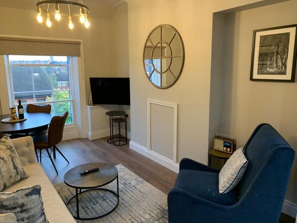 Living Room / Lounge