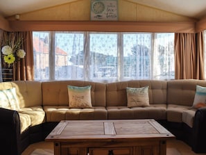 Living area | Lapwing 32 - Ruby’s Cayton Bay Beach Breaks, Cayton, near Scarborough