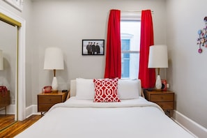 Downstairs en suite bedroom with queen memory foam bed