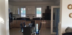 kitchen & dinning table 