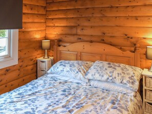 Double bedroom | Babbling Brook Lodge, Trawsfynydd