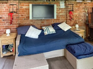 Living area | Jasmine - Lakeside Glamping, Raglan