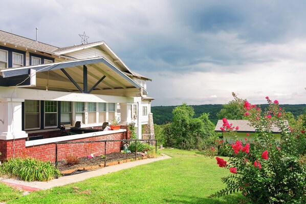 The beautiful entrance with stunning views of the Ozarks at the Shiloh House
