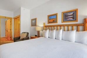Indoors, Cushion, Home Decor, Bed, Furniture