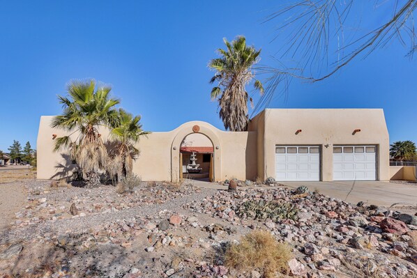 Golden Valley Vacation Rental | 3BR | 2BA | Small Step to Enter | 1,850 Sq Ft