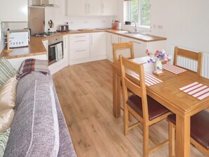 Kitchen/diner | Chestnut Lodge, Clunton, nr Bishops Castle