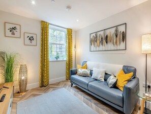 Open plan living space | Rock Mill 24, Stoney Middleton, near Bakewell