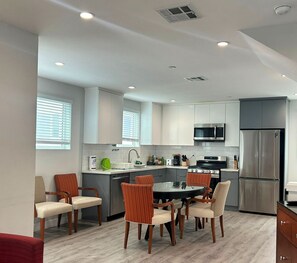 High-End Finishes: Luxurious details throughout.
