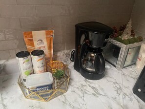 Kaffee und/oder Kaffeemaschine