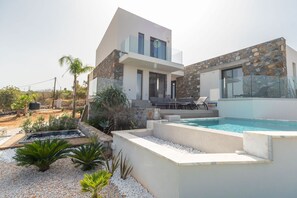 Building Exterior, Outdoor, Pool