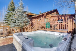 Edgewater Community | Hot Tub Access