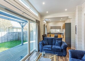 Roydon Two Bedroom Lodge with Hot Tub (Pet) - Roydon Marina Village, Roydon