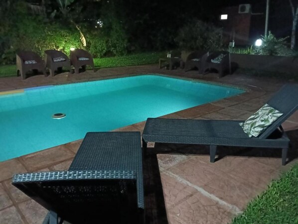 Swimming pool