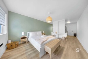 Studio Apartment with a kitchen and private bathroom 