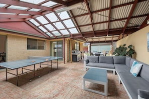 Alfresco Lounge