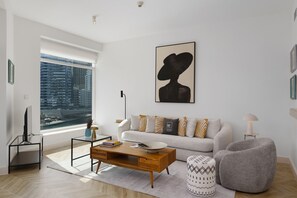Blissful holiday rental with a panoramic balcony over Dubai Marina
