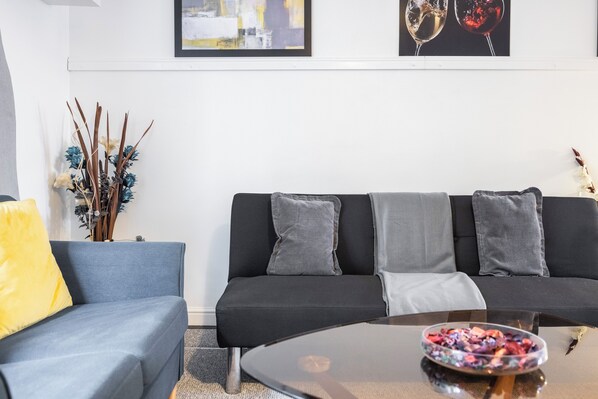 Living Room (1)