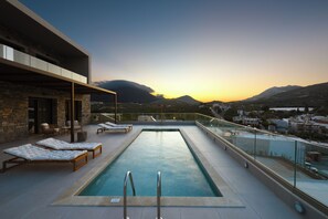 Sunrise at the pool