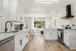 Kitchen (2)