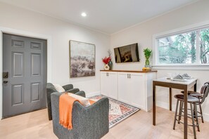 Living Area | Smart TV