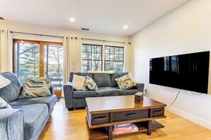 Studio | Queen Sleeper Sofa