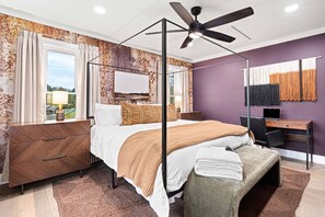Both bedrooms offer luxury King mattresses, hotel-grade 100% cotton linens and ensuite bathrooms.