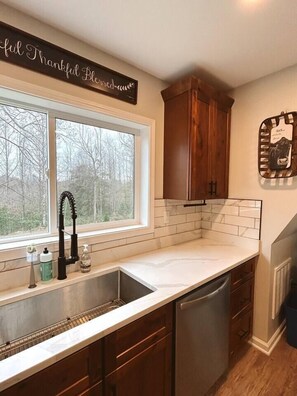 Kitchen (2)