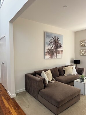 Lounge 1