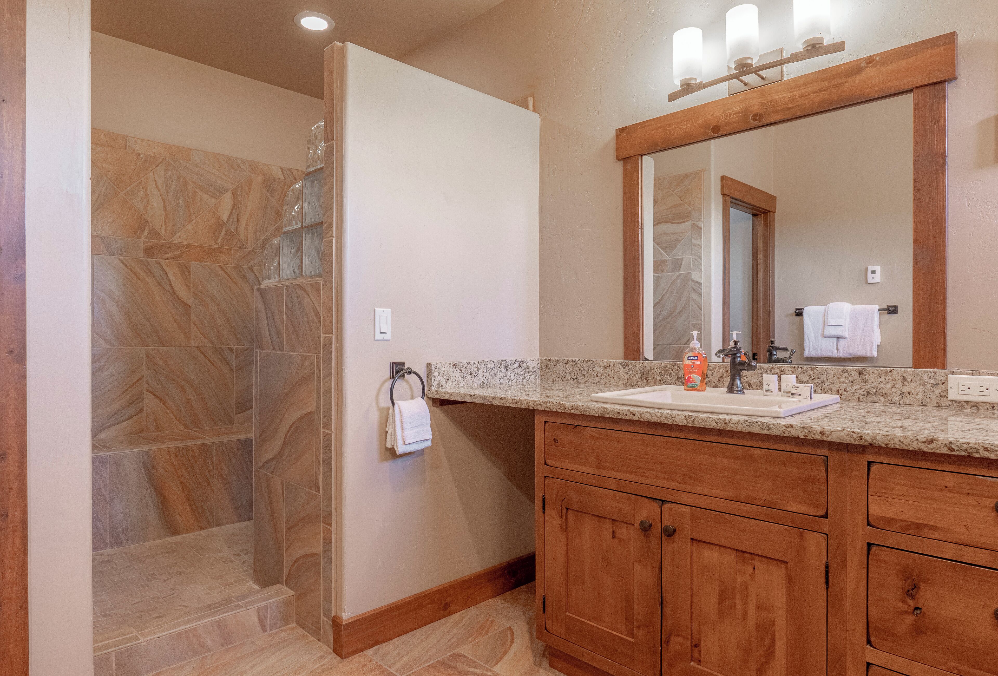 Trailside Lodge: Indoor Putting Green, Hot Tub, Ski, Fish