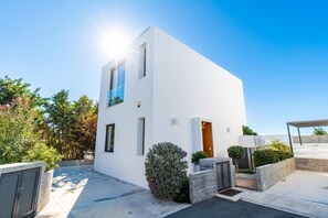 Villa Laurus 4 by Ezoria Villas (14543)