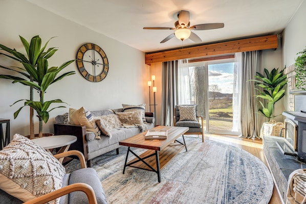 Delton Vacation Rental | 3BR | 1BA | 1,040 Sq Ft | 2 Steps to Access