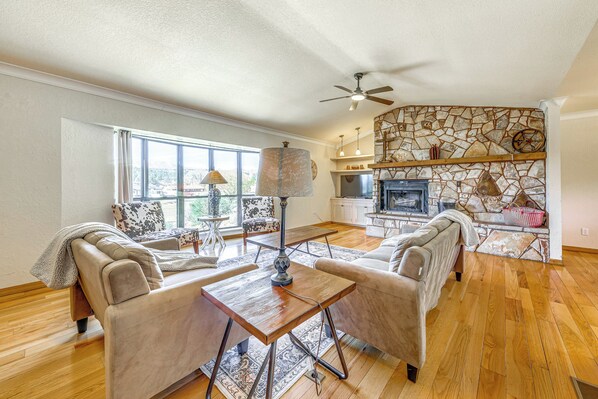 Ruidoso Vacation Rental | 5BR | 5BA | 1 Step to Enter | 4,300 Sq Ft