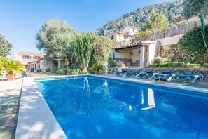 Holiday Home Swimming Pool