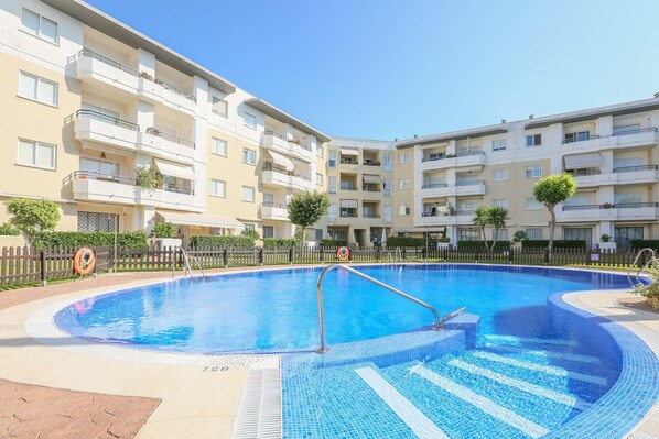 Holiday Home Swimming Pool