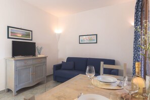 Autumn, Living Room, Spring, Summer