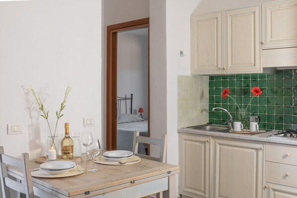Autumn, Kitchen, Spring, Summer