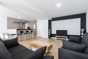 Außenseite Ferienhaus [Sommer]