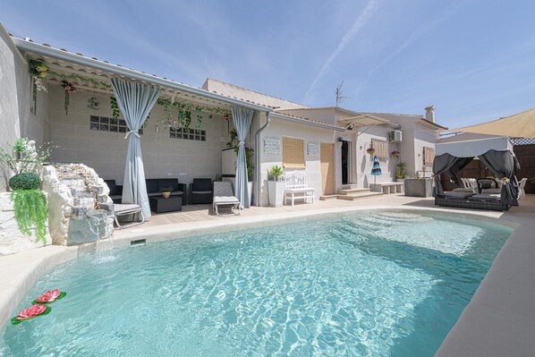 Holiday Home Swimming Pool