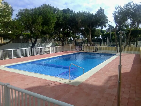 Swimming pool
