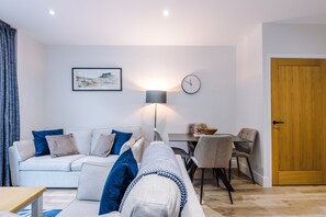 Living Room / Lounge