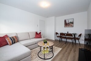 Living Room / Lounge