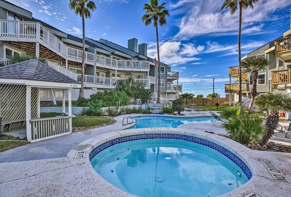 Port Aransas Vacation Rental | 2BR | 2BA | 1,078 Sq Ft | Stairs Required