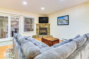 Family Room | 2nd Floor | Smart TV | Free WiFi | Baseboard Heating