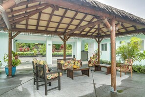 Gazebo | Garden & Sheep Enclosure On-Site | 6 Mi to Wailuku River State Park
