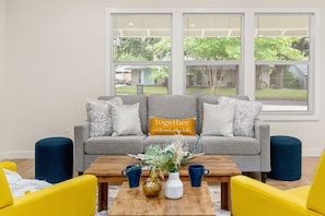 Lovely sofa and comfy chairs.