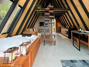Hot Tub,Living Room