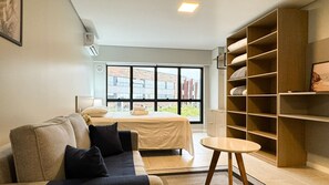 Bedroom,Living Room