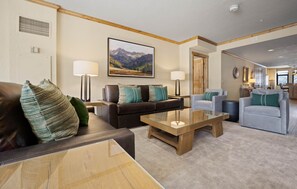 Home Decor, Coffee Table, Furniture, Table, Architecture
